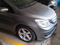 Usata Mercedes B200 140 CV (102 kW) 2008 Grigio Monovolume