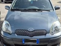 Usata Toyota Yaris 68 CV (50 kW) 2004 Grigio Utilitaria