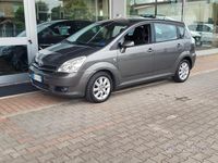 Usata Toyota Corolla Verso 136 CV (100 kW) 2005 Grigio Monovolume