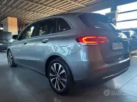 Usata Mercedes B180 Business 116 CV (85 kW) 2021 Grigio montagna Utilitaria