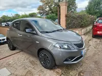 Usata Lancia Ypsilon Gold 69 CV (50 kW) 2023 Grigio Utilitaria