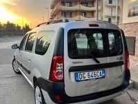 Usata Dacia Logan MCV Lauréate 70 CV (51 kW) 2007 Giallo Station wagon