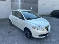 Usata Lancia Ypsilon 69 CV (50 kW) 2012 Bianco Utilitaria
