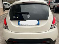 Usata Lancia Ypsilon 69 CV (50 kW) 2014 Bianco Utilitaria