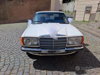 Usata Mercedes 240 72 CV (52 kW) 1981 Bianco Berlina