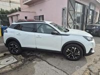 Usata Peugeot 2008 Allure 130 CV (95 kW) 2022 Bianco SUV