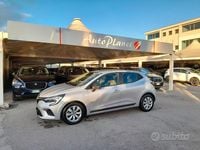 Usata Renault Clio V Life 100 CV (73 kW) 2022 Grigio Berlina