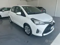 Usata Toyota Yaris 69 CV (50 kW) 2014 Bianco Utilitaria