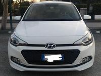 Usata Hyundai i20 75 CV (55 kW) 2016 Bianco Berlina