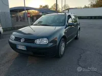 Usado VW Golf IV 101 CV (74 kW) 2000 Gris Familiar