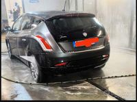 Usata Lancia Delta 165 CV (121 kW) 2010 Grigio Utilitaria
