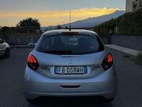 Usata Peugeot 208 Allure 75 CV (55 kW) 2015 Utilitaria