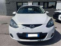 Usata Mazda 2 68 CV (50 kW) 2010 Bianco Utilitaria
