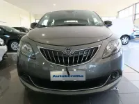 Usata Lancia Ypsilon Gold 69 CV (50 kW) 2024 Grigio scuro met Utilitaria