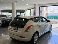 Usata Lancia Delta Silver 105 CV (77 kW) 2014 Bianco Utilitaria