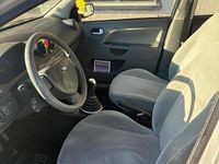 Usata Ford Fiesta 68 CV (50 kW) 2003 Grigio Utilitaria