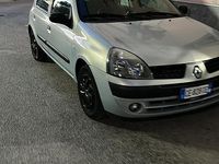 Usata Renault Clio II 58 CV (42 kW) 2001 Grigio Berlina