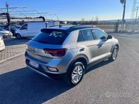 Usata VW T-Roc Life 150 CV (110 kW) 2024 Grigio medio SUV