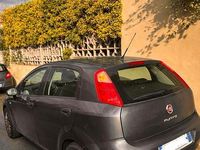 Usado Fiat Punto 69 CV (50 kW) 2016 Gris Utilitario