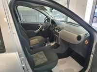 Usata Dacia Sandero Ambiance 75 CV (55 kW) 2011 Argento Berlina