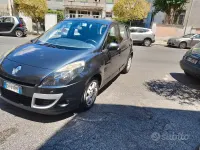 Usata Renault Scénic III Dynamique 130 CV (95 kW) 2011 Grigio Monovolume