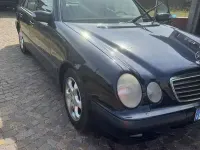 Usata Mercedes E220 Elegance 143 CV (105 kW) 2001 Berlina