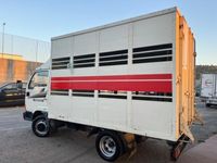 usata Nissan Cabstar 3.0 trasporto animali Patente B fin