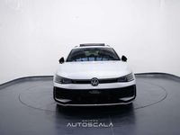 Usata VW Passat R-line 150 CV (110 kW) 2024 Dolomite silver metallizzato Station wagon