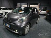 Usata Toyota iQ 100 CV (73 kW) 2011 Grigio Utilitaria