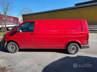 Usado VW T6 150 CV (110 kW) 2016 Rojo Van
