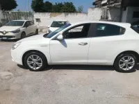 Usata Alfa Romeo Giulietta Distinctive 170 CV (125 kW) 2011 Bianco Utilitaria