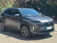 Usata Toyota Yaris Hybrid Lounge 92 CV (67 kW) 2024 Grigio Station wagon