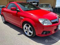 Usata Opel Tigra Sport 90 CV (66 kW) 2006 Rosso Cabrio