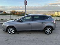 Usata Lancia Delta Gold 120 CV (88 kW) 2012 Utilitaria