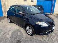 Usata Lancia Ypsilon 69 CV (50 kW) 2016 Blu Utilitaria