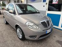 Usata Lancia Ypsilon 77 CV (56 kW) 2010 Gray Utilitaria