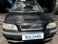 Usata Volvo V40 140 CV (102 kW) 1997 Nero Station wagon