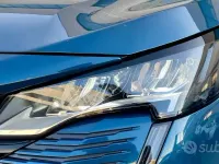Usata Peugeot 5008 Allure 131 CV (96 kW) 2021 Blu/azzurro SUV
