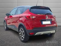 Usata Renault Captur Intens 90 CV (66 kW) 2017 Rosso SUV