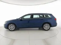 Usata VW Passat Business 150 CV (110 kW) 2023 Aquamarine blue metallizzato Station wagon