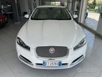 Usata Jaguar XF Luxury 200 CV (147 kW) 2014 Bianco Berlina
