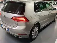 Usata VW Golf VII Highline 110 CV (80 kW) 2017 Berlina