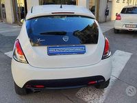 Usata Lancia Ypsilon Gold 69 CV (50 kW) 2014 Bianco Utilitaria