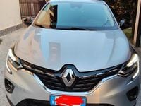 Usata Renault Captur 100 CV (73 kW) 2023 Grigio SUV