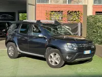 Usata Dacia Duster Lauréate 105 CV (77 kW) 2015 Grigio SUV