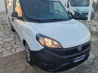 Usata Fiat Doblò Lounge 105 CV (77 kW) 2022 Bianco Monovolume