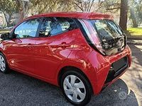 Usata Toyota Aygo X-play 69 CV (50 kW) 2017 Rosso Utilitaria
