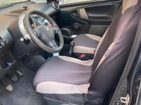 Brugt Toyota Aygo 68 HK (50 kW) 2013 Grå Hatchback