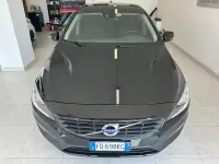 Usata Volvo V60 120 CV (88 kW) 2016 Nero Station wagon