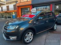 Usata Dacia Sandero Stepway 90 CV (66 kW) 2017 Grigio Berlina